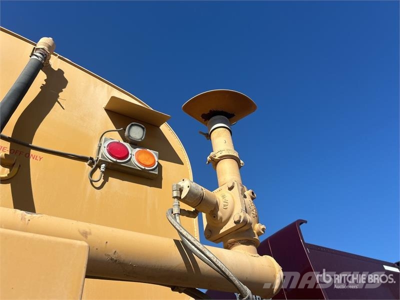CAT 740B 6x6 Articulated Water Truck Kamioni za vodu