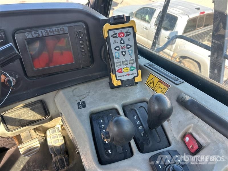 CAT 740B 6x6 Articulated Water Truck Kamioni za vodu