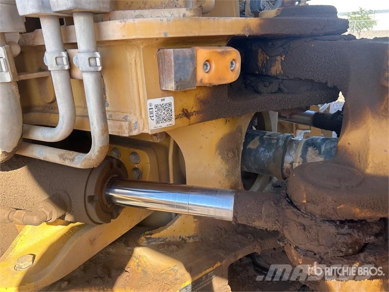 CAT 740B 6x6 Articulated Water Truck Kamioni za vodu