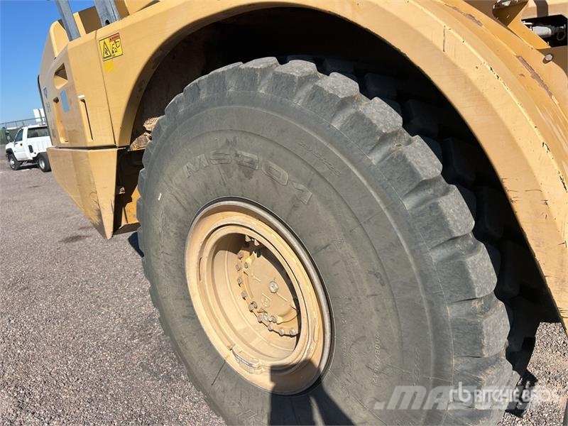 CAT 740B 6x6 Articulated Water Truck Kamioni za vodu