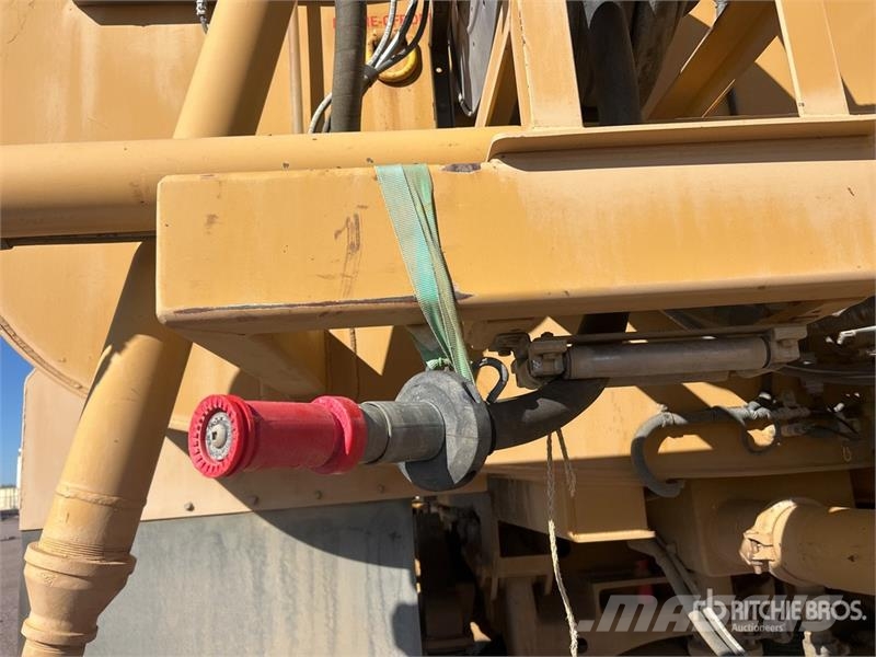 CAT 740B 6x6 Articulated Water Truck Kamioni za vodu