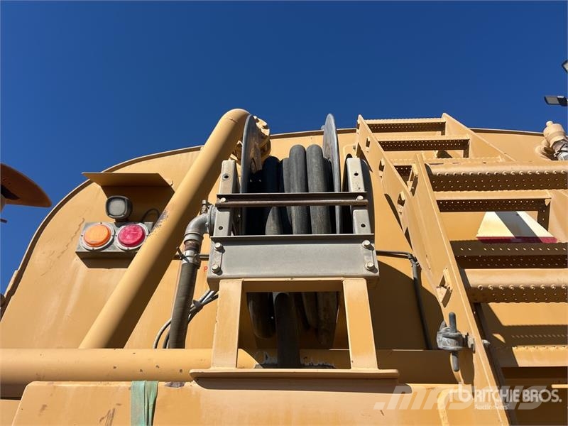 CAT 740B 6x6 Articulated Water Truck Kamioni za vodu