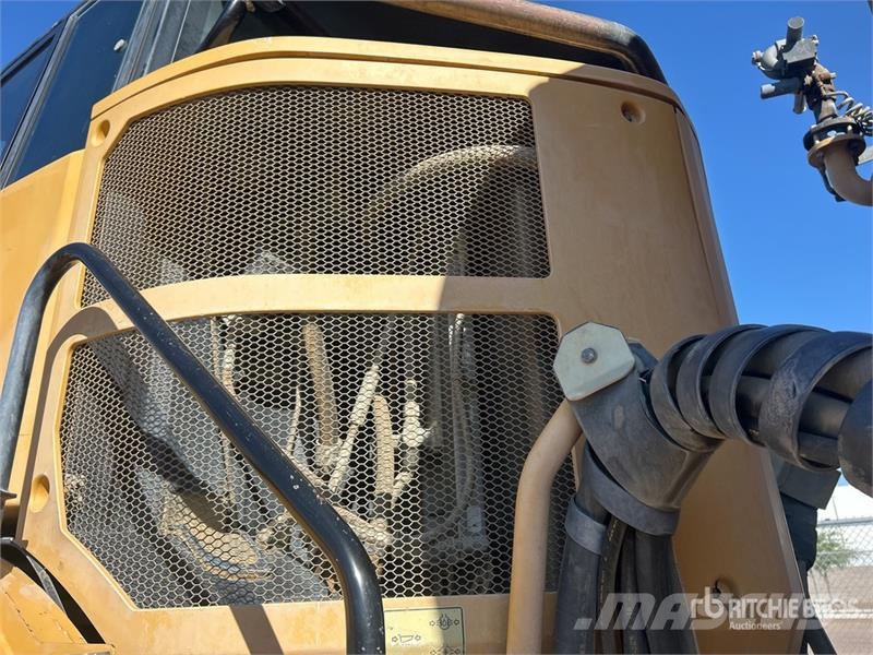 CAT 740B 6x6 Articulated Water Truck Kamioni za vodu