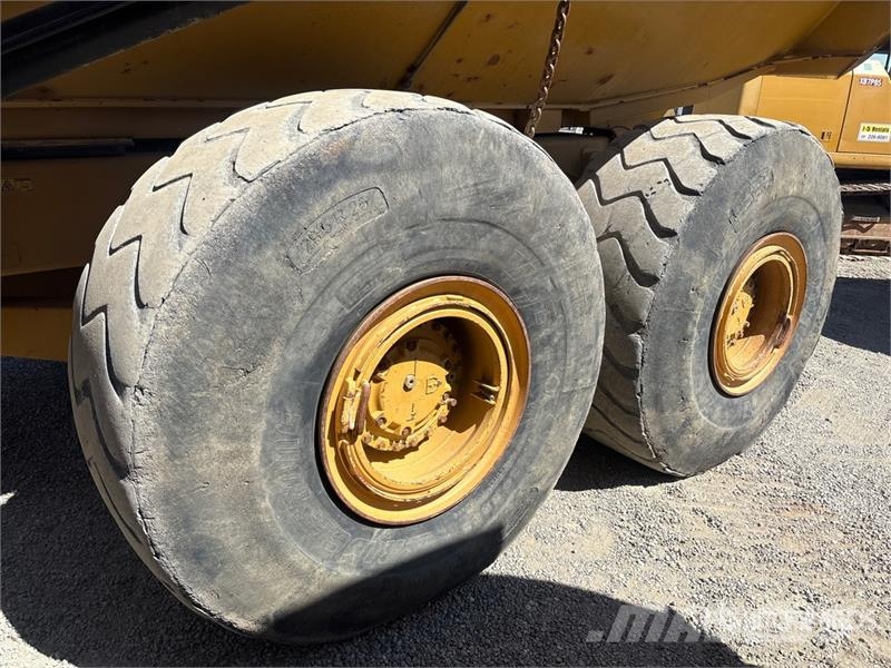 CAT 740B Articulated Dump Truck Zglobni demperji