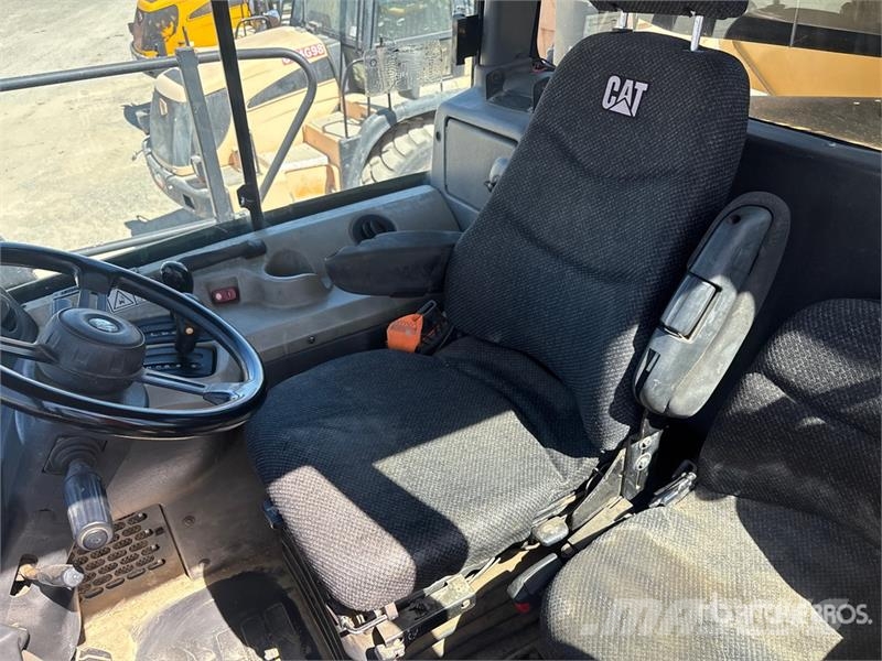 CAT 740B Articulated Dump Truck Zglobni demperji
