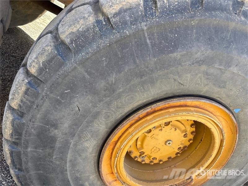 CAT 740B Articulated Dump Truck Zglobni demperji