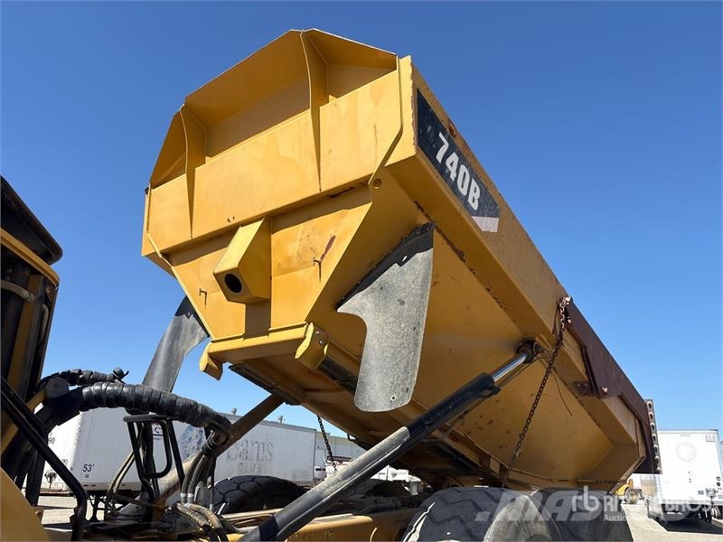 CAT 740B Articulated Dump Truck Zglobni demperji