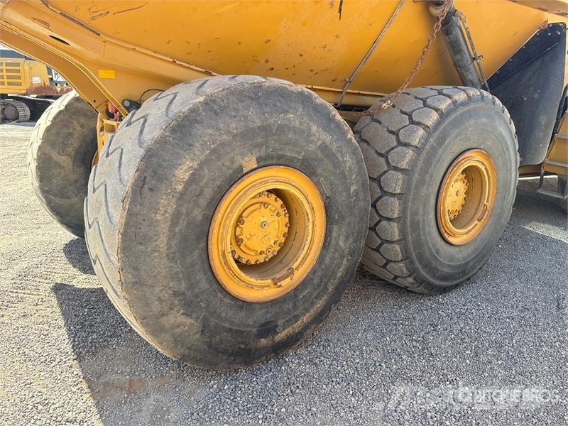 CAT 740B Articulated Dump Truck Zglobni demperji