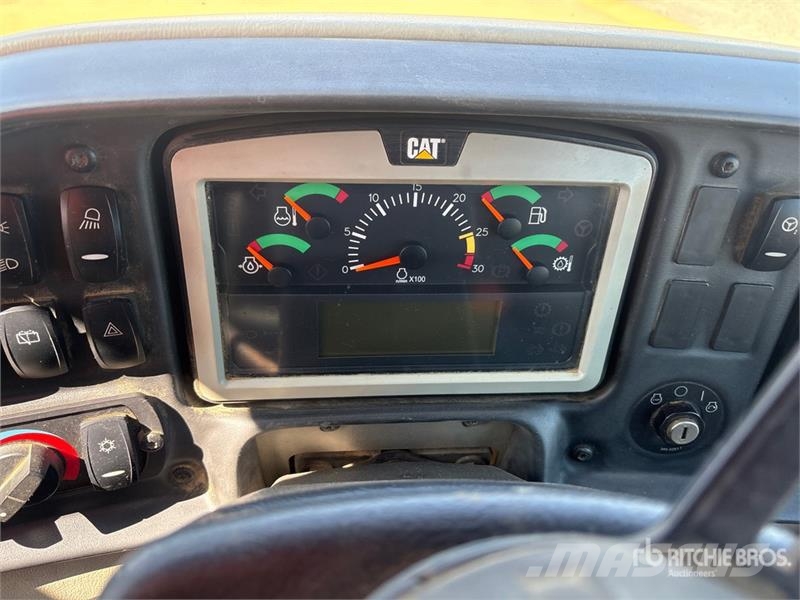 CAT 740B Articulated Dump Truck Zglobni demperji
