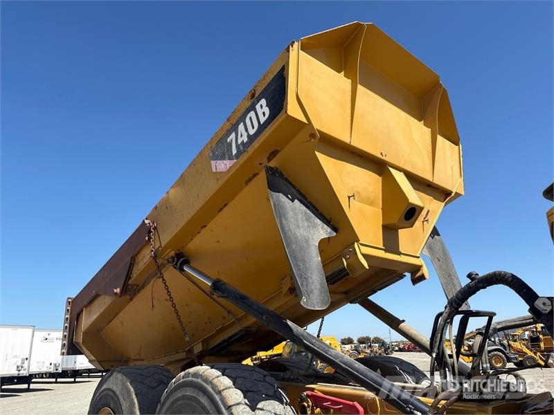 CAT 740B Articulated Dump Truck Zglobni demperji