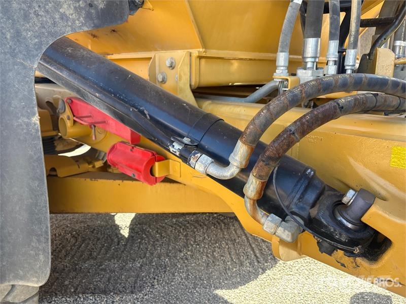 CAT 740B Articulated Dump Truck Zglobni demperji