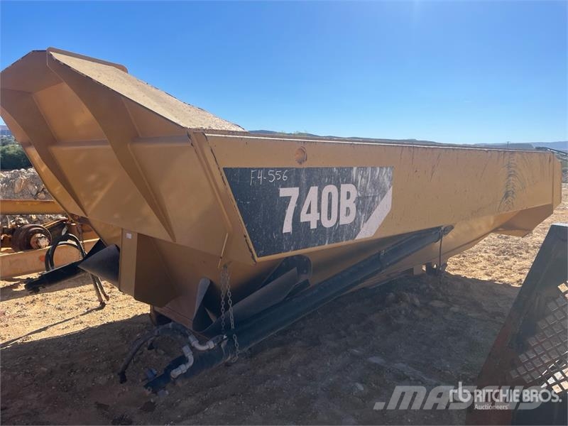 CAT 740B Dump Body Skriňová nadstavba
