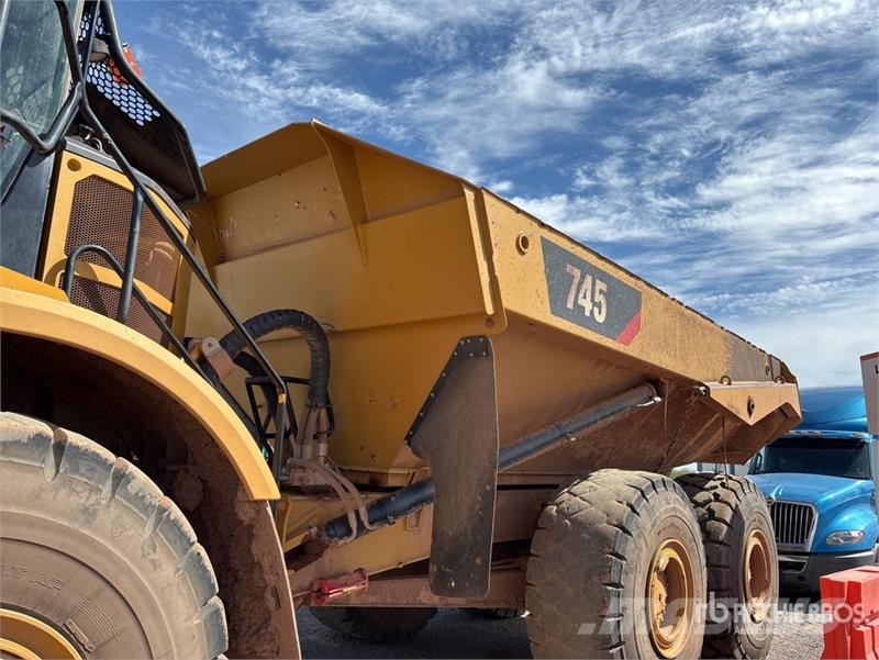 CAT 745 Articulated Dump Truck Camiones articulados