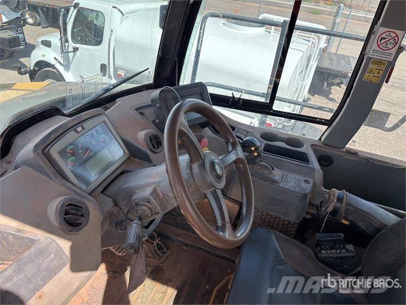 CAT 745 Articulated Dump Truck Camiones articulados