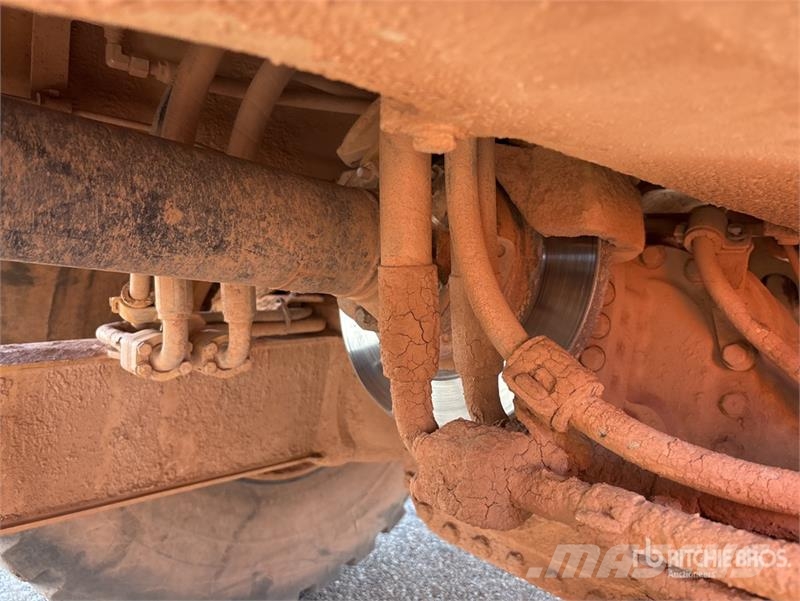 CAT 745 Articulated Dump Truck Camiones articulados