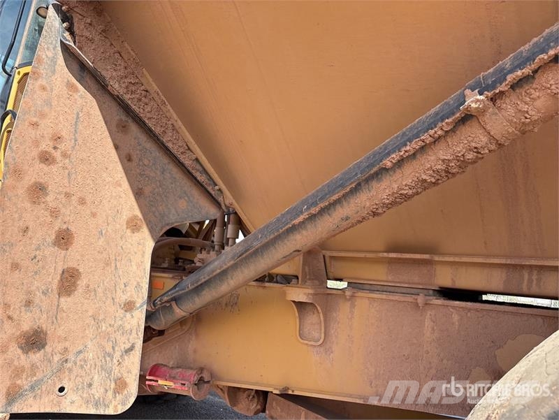 CAT 745 Articulated Dump Truck Camiones articulados