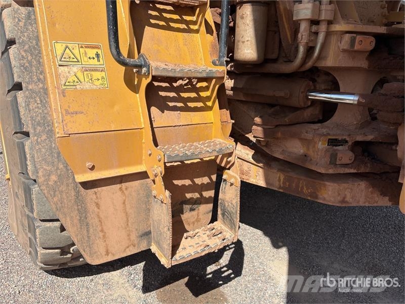 CAT 745 Articulated Dump Truck Camiones articulados