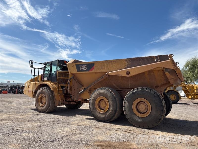 CAT 745 Articulated Dump Truck Camiones articulados
