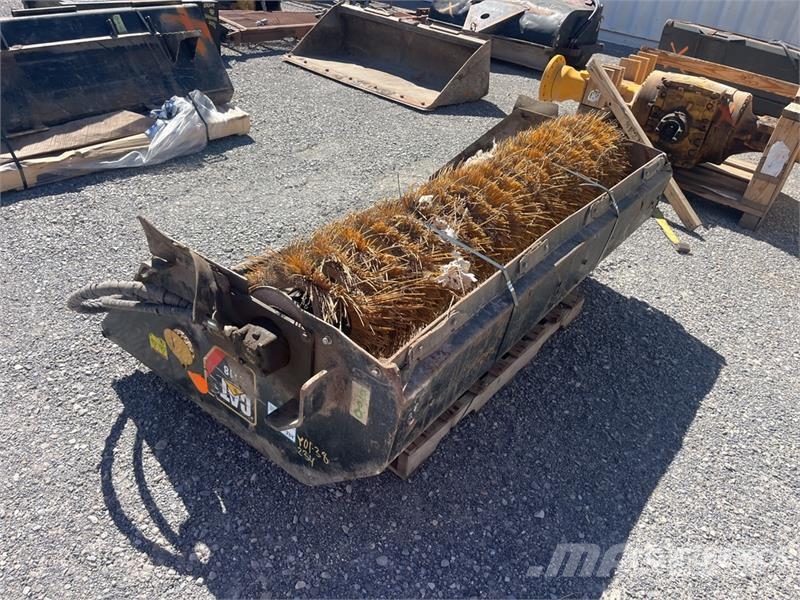CAT 75 in Sweeper Attachment Bürsten