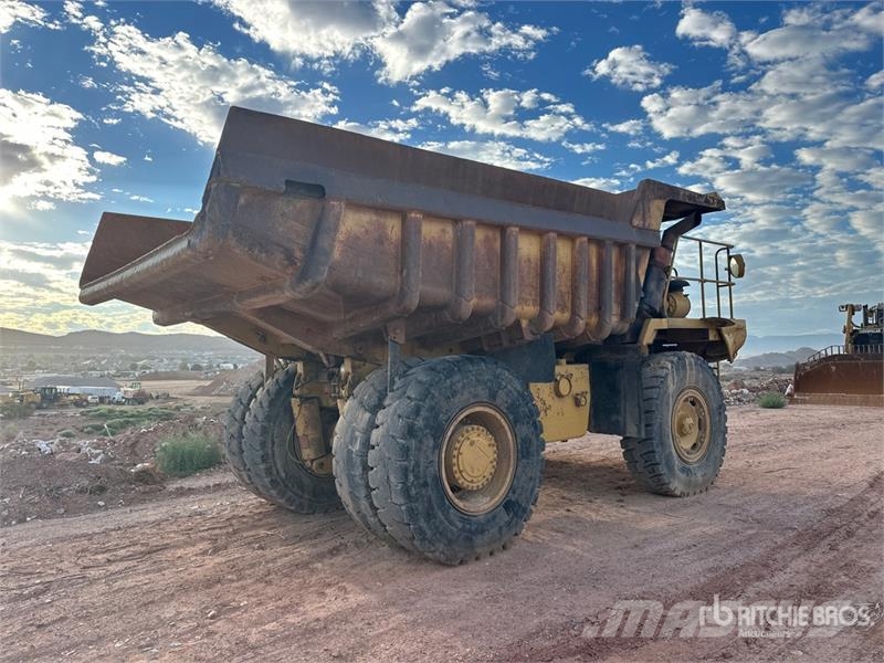 CAT 768C Haul Truck アーティキュレート式ダンプトラック