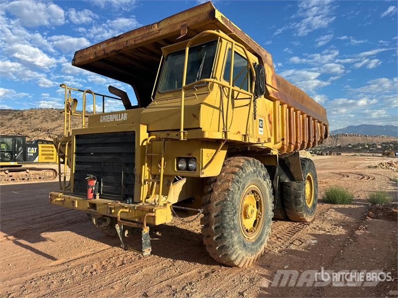 CAT 768C Haul Truck アーティキュレート式ダンプトラック