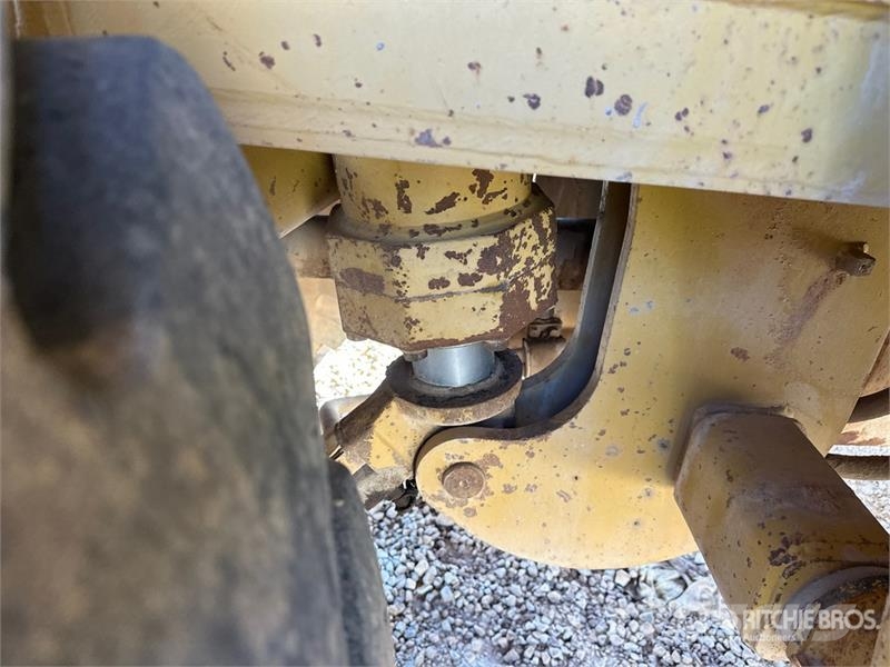 CAT 769C 鉸接式起吊車