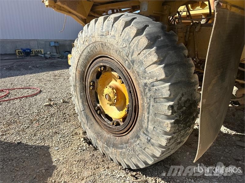 CAT 769C 鉸接式起吊車