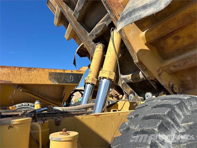 CAT 769C 鉸接式起吊車