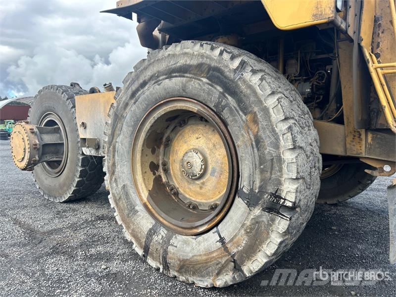 CAT 777D Haul Truck Kĺbové nákladné autá