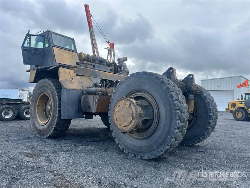 CAT 777D Haul Truck Kĺbové nákladné autá