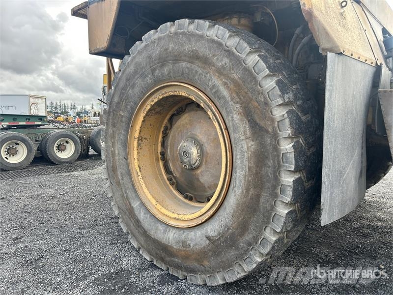 CAT 777D Haul Truck Kĺbové nákladné autá