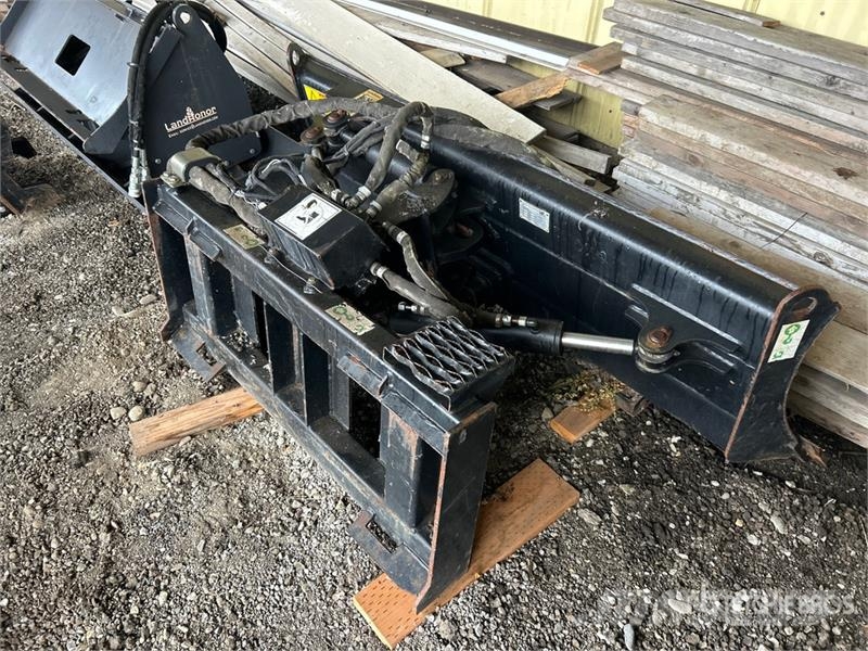 CAT 78 in PAT Skid Steer Dozer Kniver