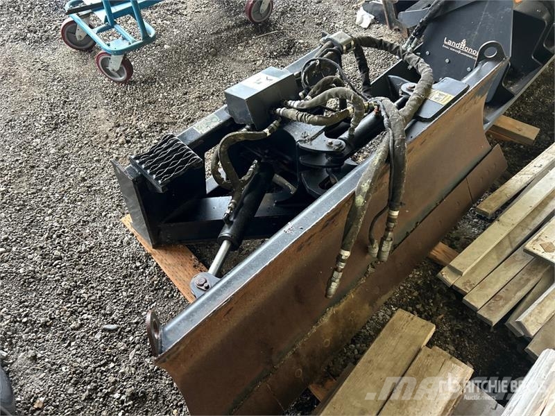 CAT 78 in PAT Skid Steer Dozer Kniver
