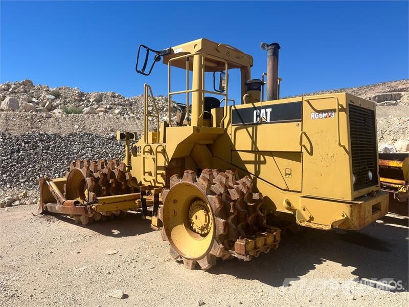 CAT 815B 土壤壓實機