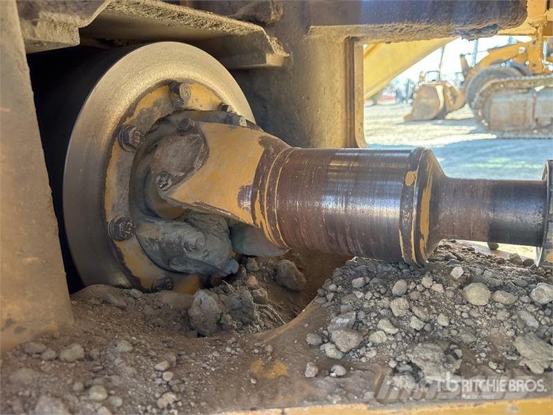 CAT 815F2 Soil Compactor Kompaktorji tal