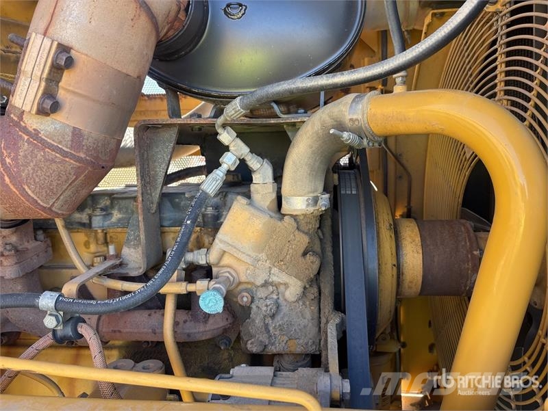CAT 815F2 Soil Compactor Kompaktorji tal