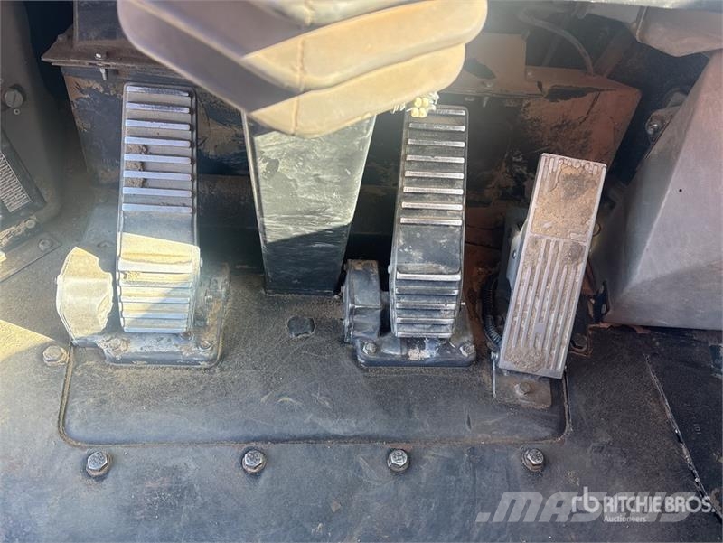 CAT 815F2 Soil Compactor Kompaktorji tal