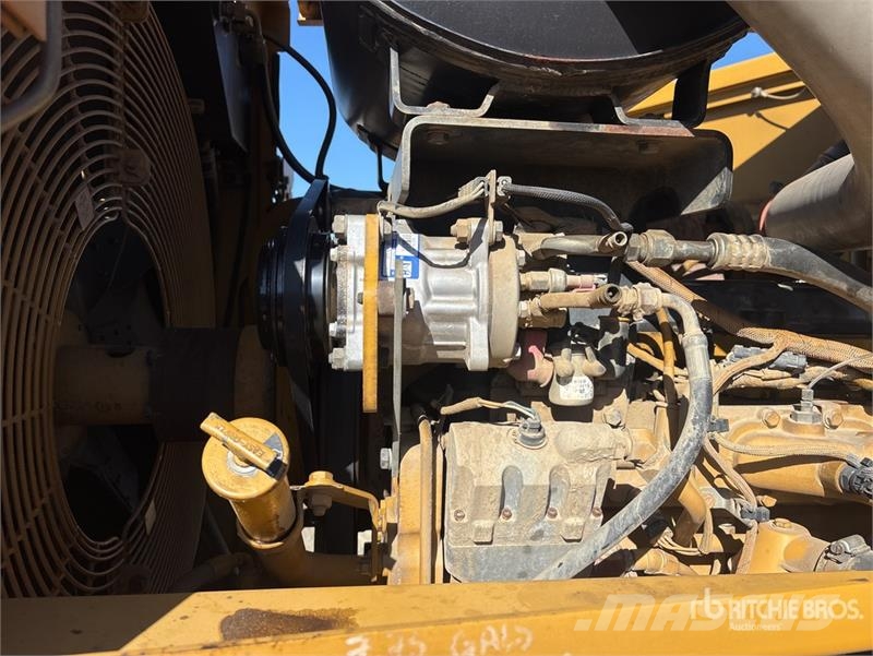 CAT 815F2 Soil Compactor Kompaktorji tal