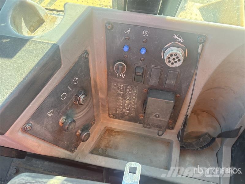 CAT 815F2 Soil Compactor Kompaktorji tal