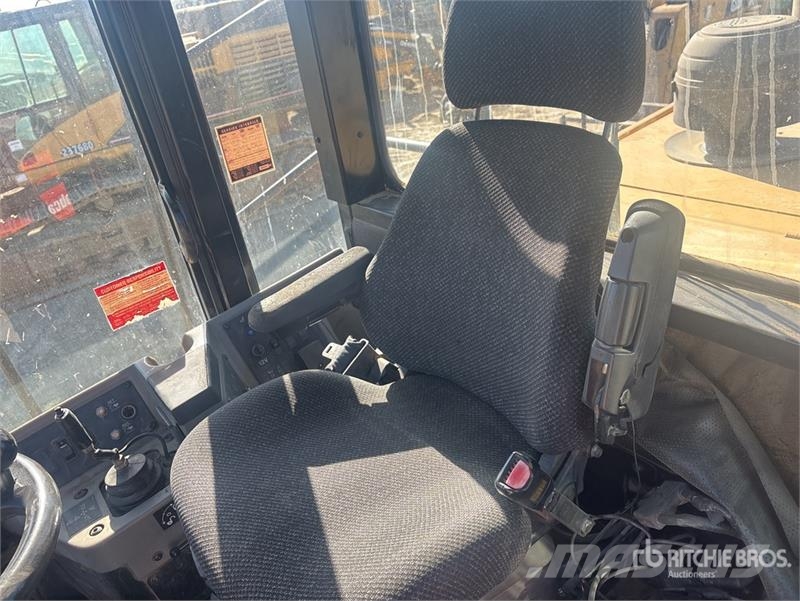 CAT 815F2 Soil Compactor Kompaktorji tal