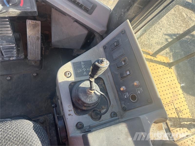CAT 815F2 Soil Compactor Kompaktorji tal