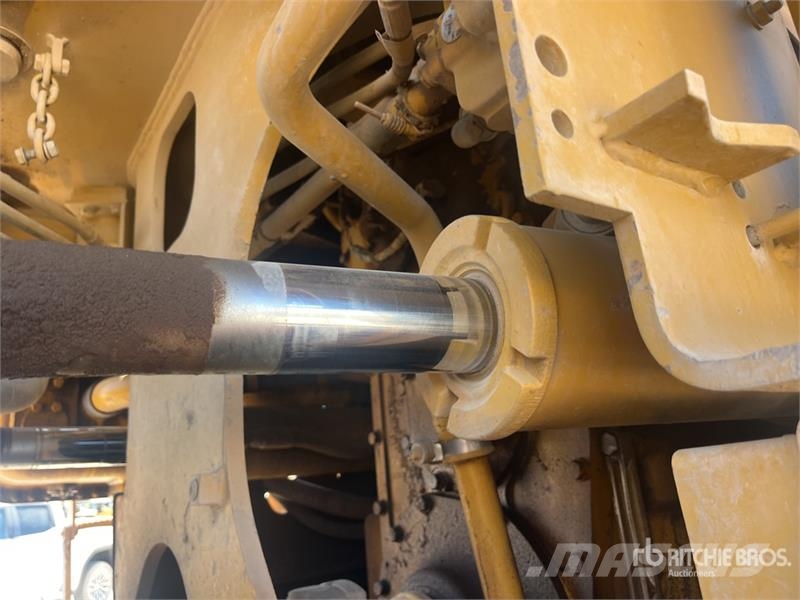 CAT 825H Soil Compactor Zemin sıkıştırma makineleri