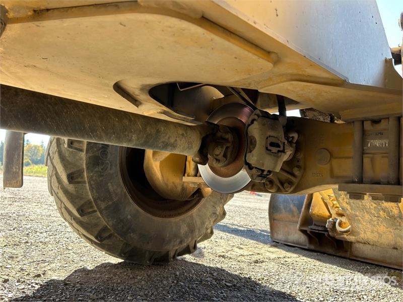 CAT 906 Pale gommate