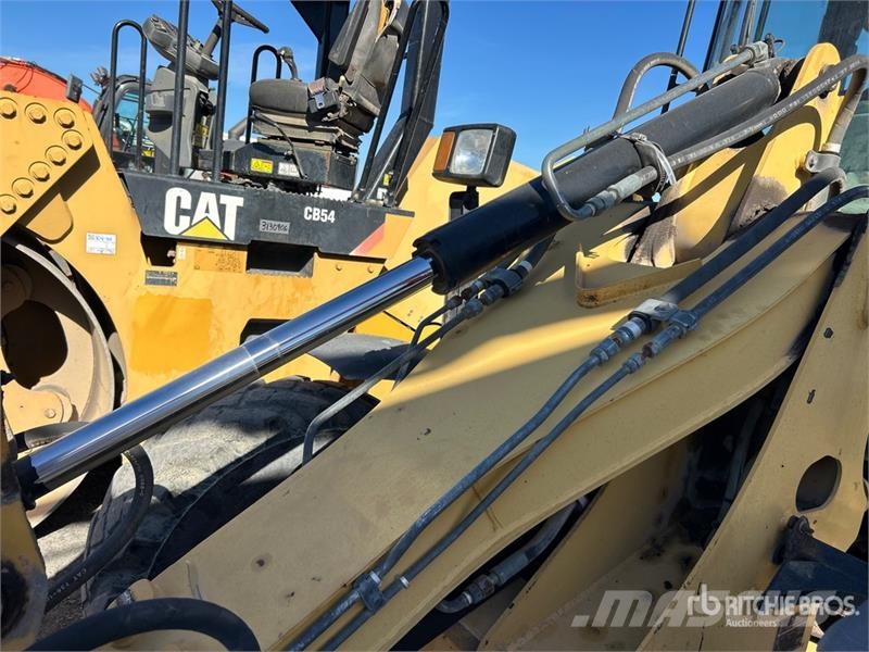 CAT 906 Pale gommate