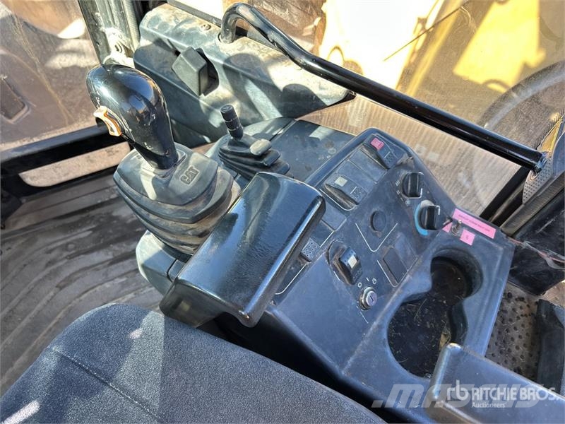 CAT 906 Pale gommate