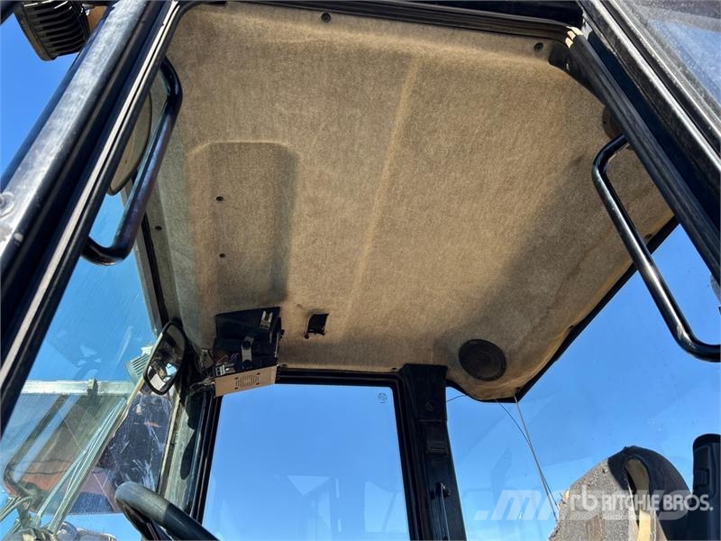 CAT 906 Pale gommate