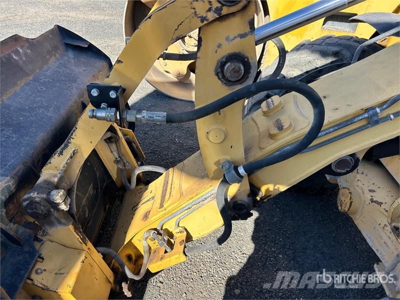 CAT 906 Pale gommate