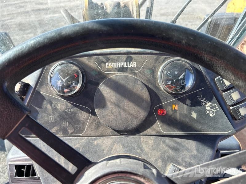 CAT 906 Pale gommate