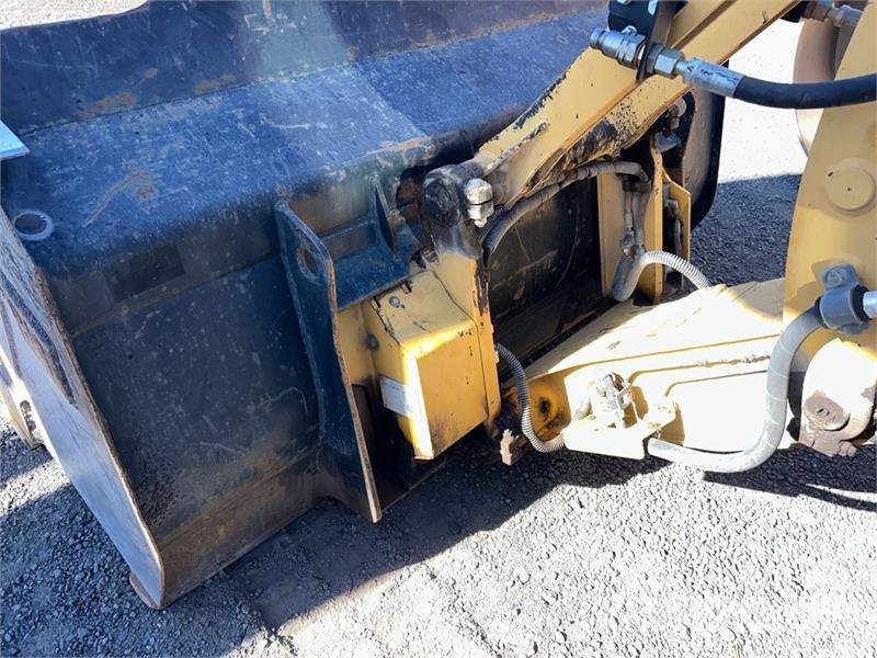 CAT 906 Pale gommate