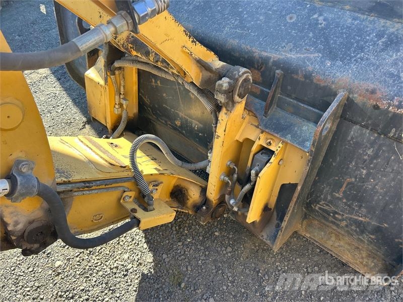 CAT 906 Pale gommate